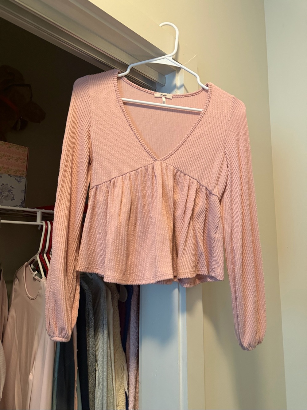 Buckle Blush Pink V-Neck Ribbed Peplum Long Sleeve Top